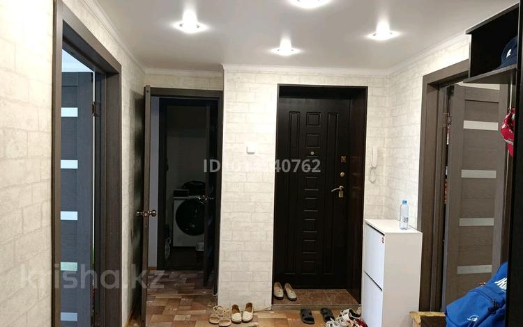 4-бөлмелі пәтер · 80 м² · 4/5 қабат, 4 ш/а, бағасы: 28 млн ₸ в Уральске, мкр 4 — фото 2