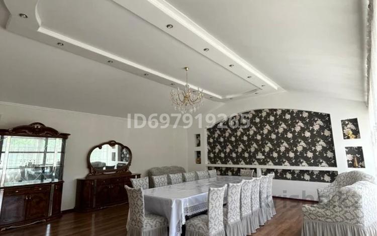 Отдельный дом · 6 комнат · 200 м² · 8 сот., Аскарова 88 за 350 000 〒 в Таразе — фото 16