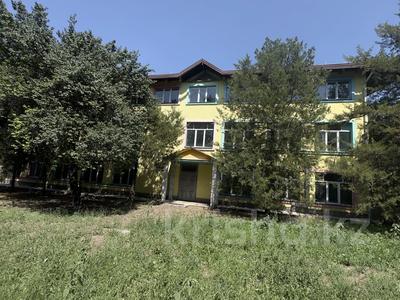 Кеңселер, монша, қонақ үй және демалыс орындары, медорталықтар мен дәріханалар, білім орталықтары, ойын-сауық · 5000 м², бағасы: 8 млн ₸ в Алматы, Наурызбайский р-н