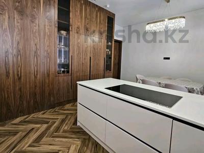 5-комнатная квартира · 230 м², Акмешит 19 за 1.6 млн ₸ в Астане, Есильский р-н