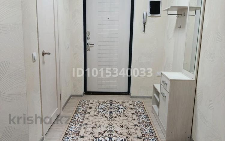 3-комнатная квартира · 90 м² · 12/17 этаж, Ш.Чокина 1 за 420 000 ₸ в Астане, Нура р-н — фото 2