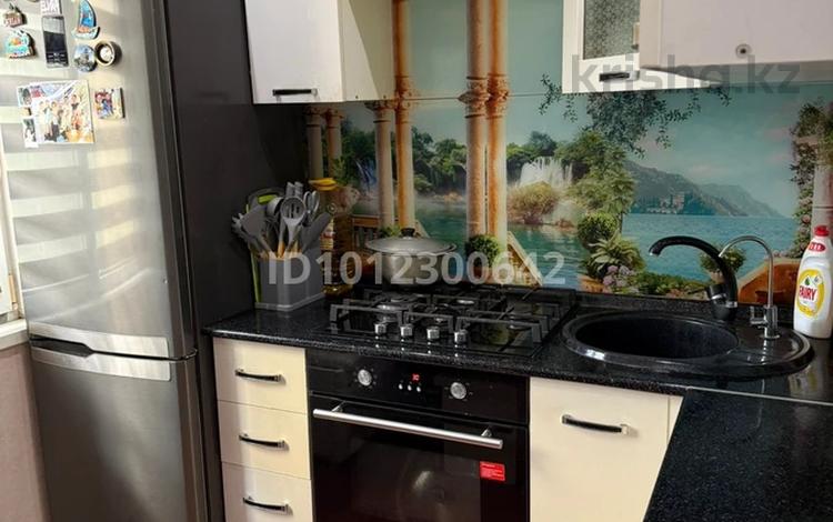 3-комнатная квартира · 59 м² · 2/4 этаж, Мкр. 10А 3 за 37 млн ₸ в Алматы, Ауэзовский р-н — фото 2