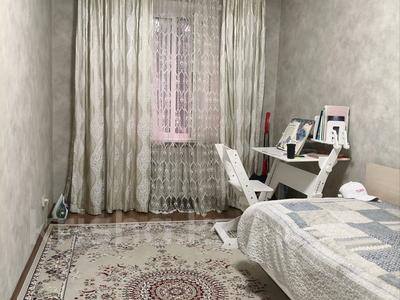 3-бөлмелі пәтер · 62.3 м² · 4/5 қабат, Айнабұлақ-2 ш/а., бағасы: 43 млн ₸ в Алматы, Жетысуский р-н
