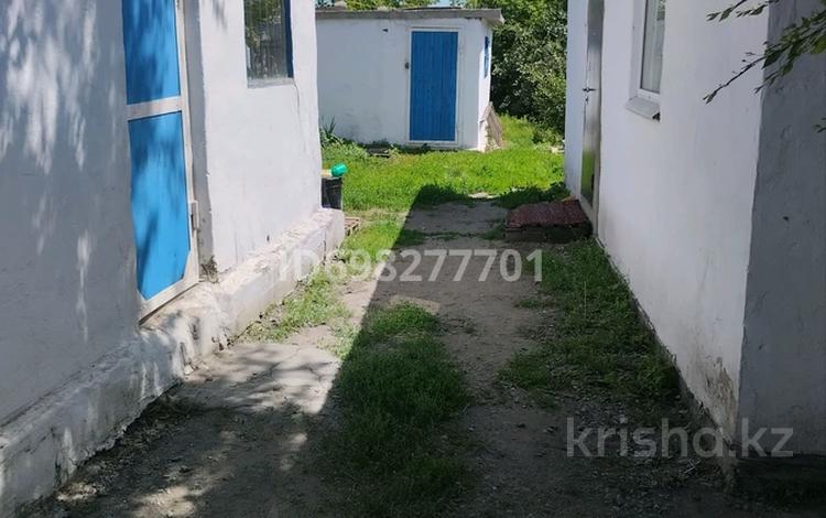 Отдельный дом · 3 комнаты · 65 м² · 5 сот., Молодая Гвардия 57 — Район Шанхай за 11 млн ₸ в Рудном — фото 2