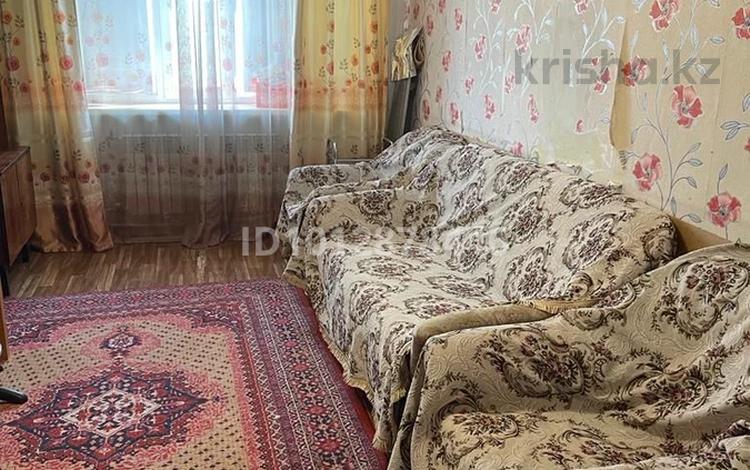 3-комнатная квартира · 64 м² · 5/5 этаж, Майкудук, 14й микрорайон 20 за 10 млн ₸ в Караганде, Алихана Бокейханова р-н — фото 2