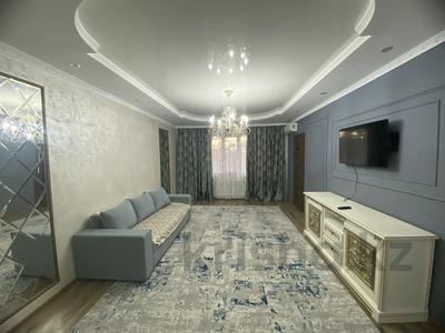 1-комнатная квартира, 53 м², 1/5 этаж посуточно, Каратал мкр 43в за 15 000 〒 в Талдыкоргане