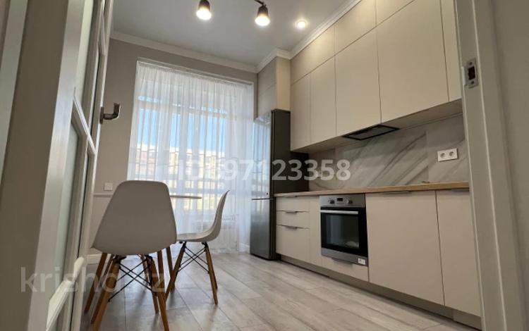 3-комнатная квартира, 76 м², 7/10 этаж помесячно, Мухамедханова 8 за 395 000 〒 в Астане, Есильский р-н — фото 10