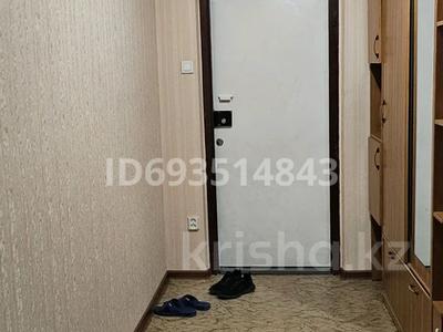 2-комнатная квартира, 52 м², 6/9 этаж, 4 мкр 47 за 17.5 млн 〒 в Аксае