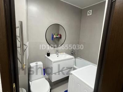 3-комнатная квартира · 65 м² · 4/5 этаж, мкр Аксай-2 5 за 42 млн ₸ в Алматы, Ауэзовский р-н