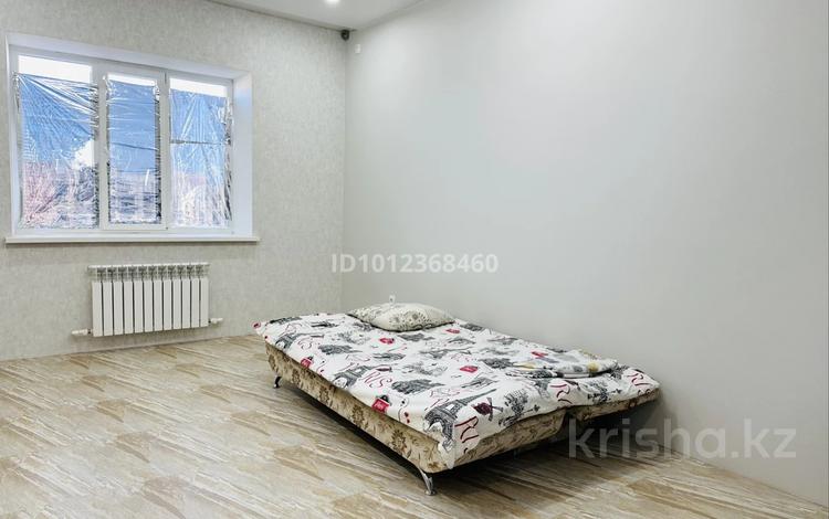 1-бөлмелі пәтер · 55 м² · 1/5 қабат, Мкр. Алтын орда 356Б, бағасы: 6 000 ₸ в Актобе, мкр Авиатор — фото 2