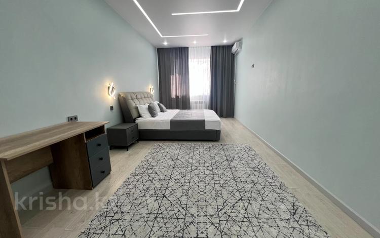 3-комнатная квартира · 105 м² · 2/3 этаж, Карева 81 за 550 000 ₸ в Уральске — фото 2