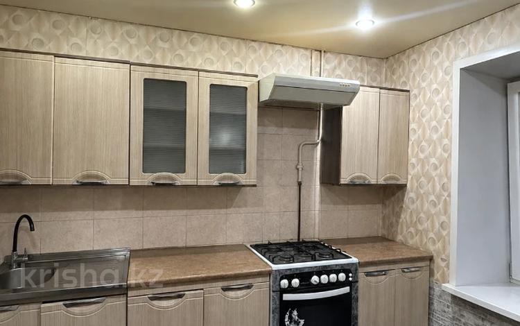 2-бөлмелі пәтер · 50 м² · 1/5 қабат, Нурсултана Назарбаева, бағасы: 16 млн ₸ в Уральске — фото 2