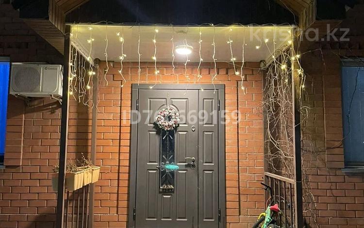Часть дома · 5 комнат · 165 м² · 1 сот., мкр Ак Шагала, Жалена Тулепова 12 за 70 млн 〒 в Атырау — фото 2