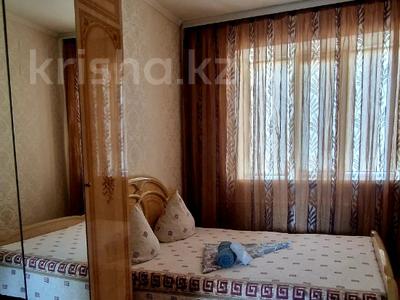 2-комнатная квартира · 64 м² · 5/5 этаж, Курмангазы 5 — Владимирская за 13 000 ₸ в Атырау, мкр Авангард-2