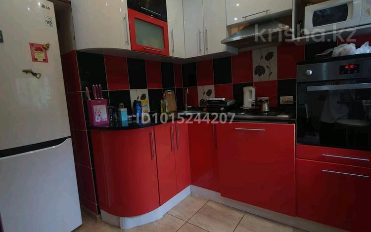 2-комнатная квартира · 45 м² · 2/5 этаж, Майкудук, Майкудук, мкр Восток-2 9 за 180 000 ₸ в Караганде, Алихана Бокейханова р-н — фото 2