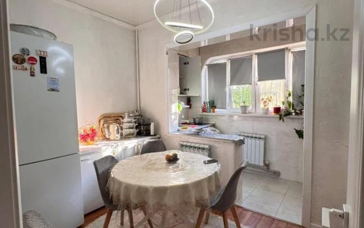 2-бөлмелі пәтер · 61 м² · 2/5 қабат, Ақсай-5 ш/а., бағасы: 45 млн ₸ в Алматы, Ауэзовский р-н — фото 2