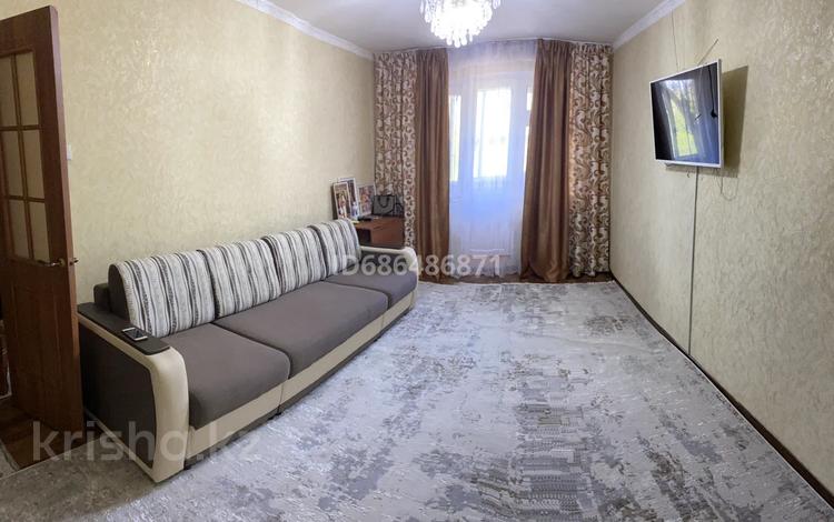 2-комнатная квартира, 45 м², 3/5 этаж, Каратау 21 за 13.5 млн 〒 в Таразе — фото 2