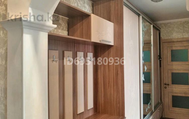 2-бөлмелі пәтер · 54 м² · 7/9 қабат, Физкультурная 2, бағасы: 25 млн ₸ в Семее — фото 25