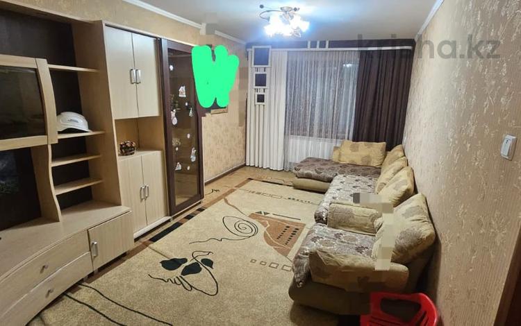 3-бөлмелі пәтер, 70 м², 5/5 қабат ай сайын, 8 мкр 4, бағасы: 160 000 〒 в Шымкенте — фото 2