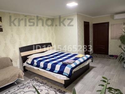 1-комнатная квартира · 20 м², Махамбет Өтемісұлы 133 — Қонаев за 10 000 ₸ в Актобе, мкр. Курмыш