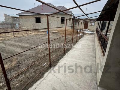 Жеке үй · 4 бөлме · 200 м² · 10 сот., мкр Карасу, Қарасу ш/а., бағасы: 25 млн 〒 в Таразе