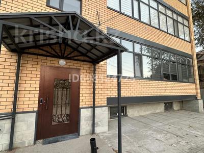 3-комнатная квартира · 91 м² · 5/5 этаж, Жунисова 138 — Саяхат за 41.2 млн 〒 в Уральске, мкр Школьник