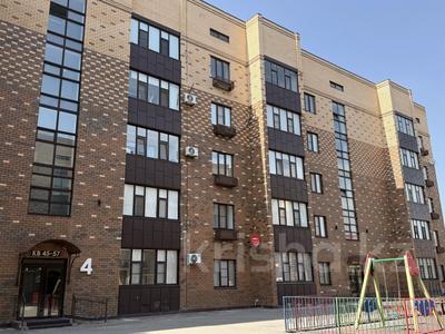 2-бөлмелі пәтер · 104.5 м² · 3/5 қабат, Алтын орда ш/а., бағасы: 38 млн ₸ в Актобе, мкр. Алтын орда