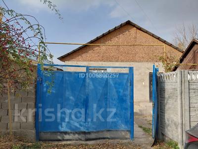 Жеке үй · 2 бөлме · 33 м² · 5.5 жүзд., Карагандинская 17 — Район таксапарк, бағасы: 25 млн ₸ в Таразе