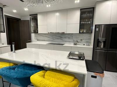 Отдельный дом · 8 комнат · 800 м², Райымбек Батыра 15 за 5 млн 〒 в Астане, Алматы р-н
