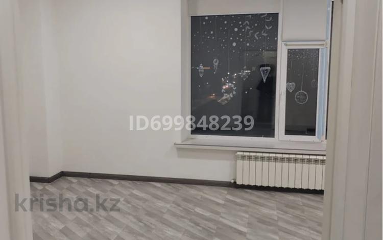 Офисы, магазины и бутики, салоны красоты, фитнес и спорт, медцентры и аптеки, образование, развлечения, конференц-залы, кабинеты и рабочие места, студии · 70 м² за 150 000 〒 в Актобе, мкр Шанхай — фото 2