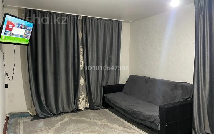 1-комнатная квартира · 33 м² · 5/5 этаж, Майкудук, 12й микрорайон 7 за 8 млн ₸ в Караганде, Алихана Бокейханова р-н — фото 2