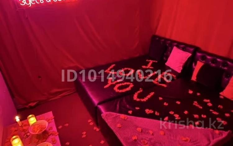 ГОТОВЫЙ БИЗНЕС К ПРОДАЖЕ — KINOROOM VELVETROOM · 300 м² за 5.5 млн ₸ в Атырау, мкр Жеруйык — фото 2