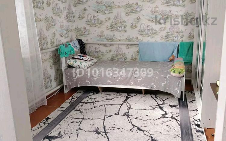 Часть дома · 4 комнаты · 67 м² · 1 сот., Горького 1а2 — Находится возле второй остановки,рядом школа есть огород,сарай,гараж. за 15.5 млн ₸ в Лисаковске — фото 2