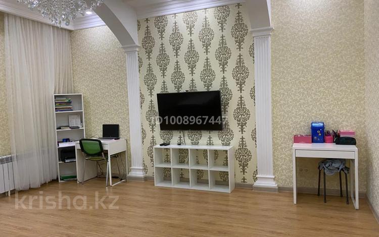 2-комнатная квартира · 105 м² · 7/8 этаж, Мангилик Ел 28 за 350 000 ₸ в Астане, Есильский р-н — фото 3