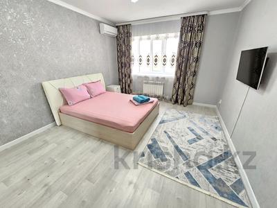 1-бөлмелі пәтер, 40 м², 6/9 қабат тәулігіне, мкр. Алтын орда, Мкр. Батыс-2 4Д — Мустафа Шокая, бағасы: 12 900 〒 в Актобе, мкр. Алтын орда