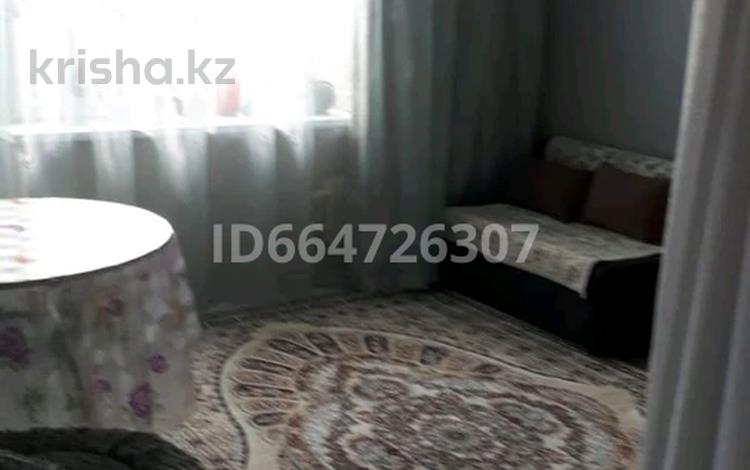 1-комнатная квартира · 35 м² · 3/9 этаж, 12-й мкр 32 — Рядом супермаркет Анвар,.ТРК Актау за 15 000 〒 — фото 2
