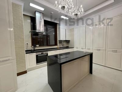 5-бөлмелі пәтер · 213 м² · 12/31 қабат, Ахмет Байтурсынулы 9 — Блок-F, бағасы: 1.4 млн ₸ в Астане, Сарайшык р-н
