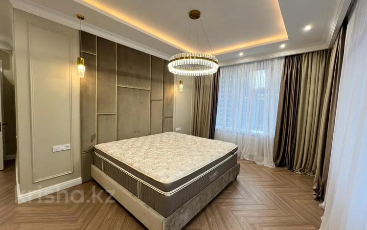 4-комнатная квартира, 142 м², 6/18 этаж помесячно, Аль-Фараби 41 за 1.3 млн 〒 в Алматы, Бостандыкский р-н — фото 9