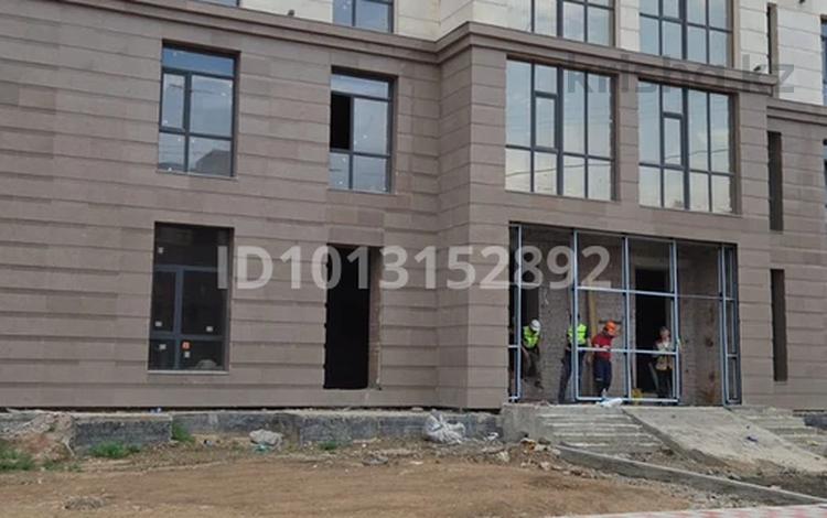 1-бөлмелі пәтер · 37.17 м² · 9/12 қабат, Жумекен Нажимеденов 38, бағасы: 20 млн ₸ в Астане — фото 2