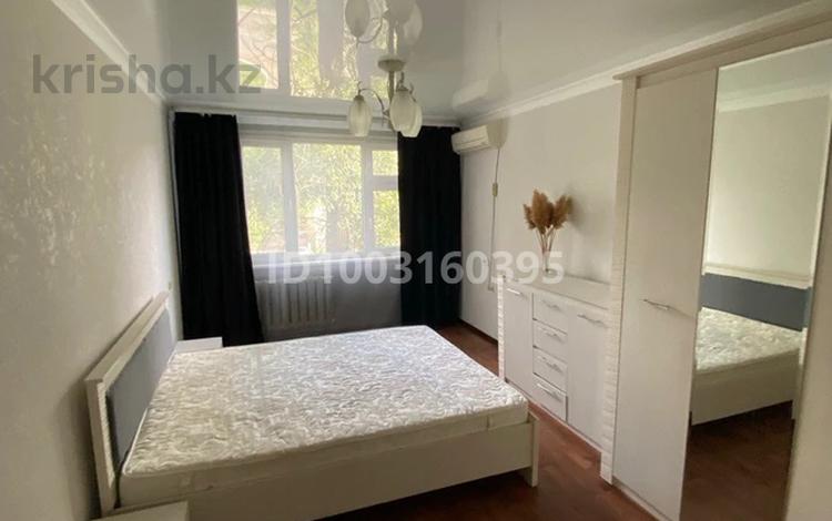 3-бөлмелі пәтер · 65 м² · 3/5 қабат, Ихсанова 109 — Во дворе Школьника, прям рядом с 7 школой, бағасы: 220 000 〒 в Уральске, мкр Школьник — фото 2
