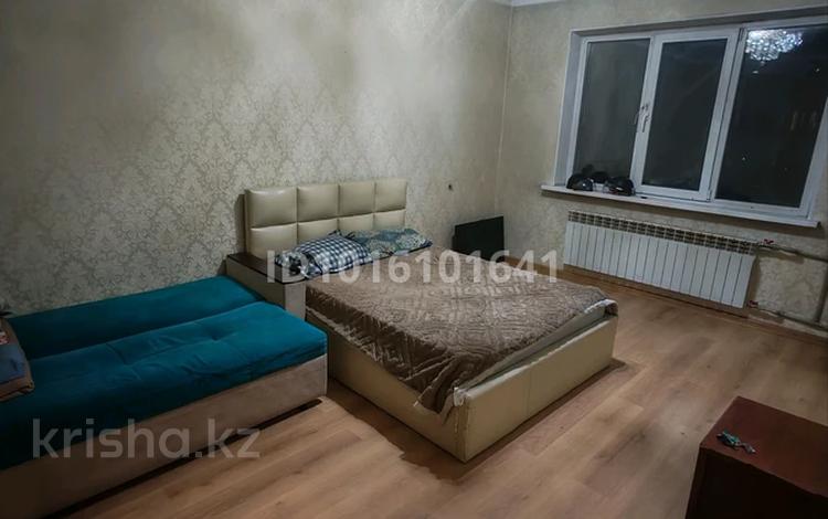 2-комнатная квартира · 53 м² · 9/9 этаж, мкр Аксай-3 26 — Момышулы Маречка за 250 000 ₸ в Алматы, Ауэзовский р-н — фото 2
