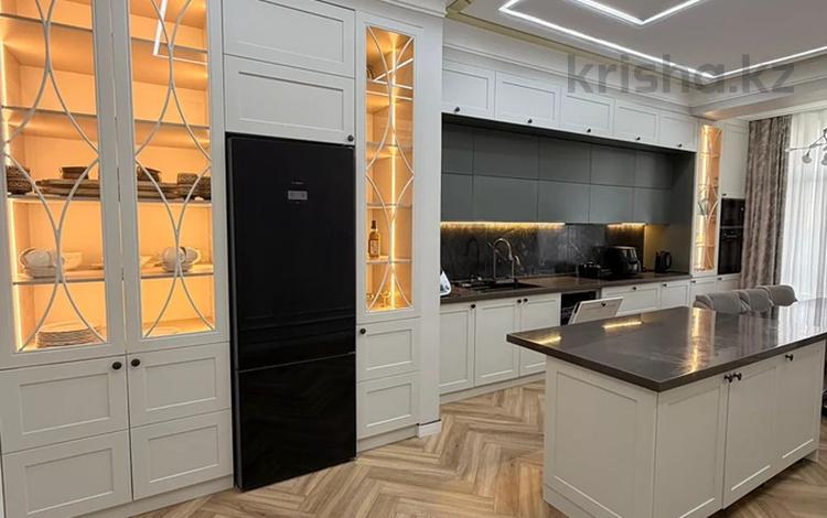 5-комнатная квартира · 241 м² · 9/10 этаж, 18А мкр 3 за 150 млн ₸ в Актау — фото 2