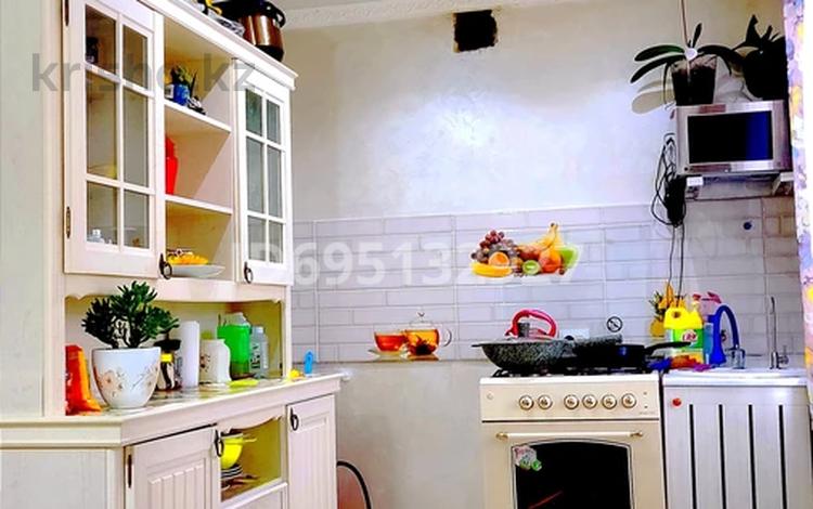 4-бөлмелі пәтер · 61 м² · 1/5 қабат, Алтынсарина 21 — Рядом с мешитом, бағасы: 25 млн ₸ в  — фото 2