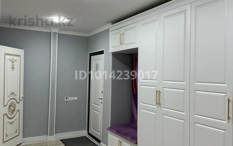 5-комнатная квартира · 140 м² · 2/4 этаж, Өркен 71 — Садик ,мектеп,ТРК,вогзал за 42 млн ₸ в Жанаозен — фото 2