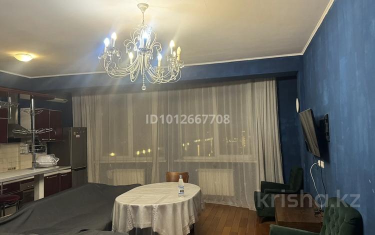 2-комнатная квартира · 83 м² · 11/12 этаж, мкр Керемет 7 за 400 000 ₸ в Алматы, Бостандыкский р-н — фото 2