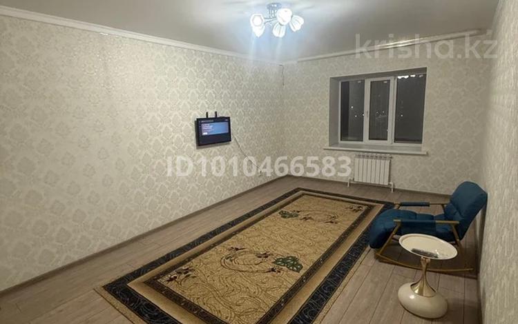 2-комнатная квартира · 70 м² · 3/9 этаж, мкр. Алтын орда 25г за 160 000 ₸ в Актобе — фото 2