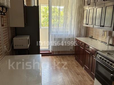 2-комнатная квартира · 54 м² · 2/5 этаж, мкр Тастак-3, Ислама Каримова 48 за 300 000 ₸ в Алматы, Алмалинский р-н