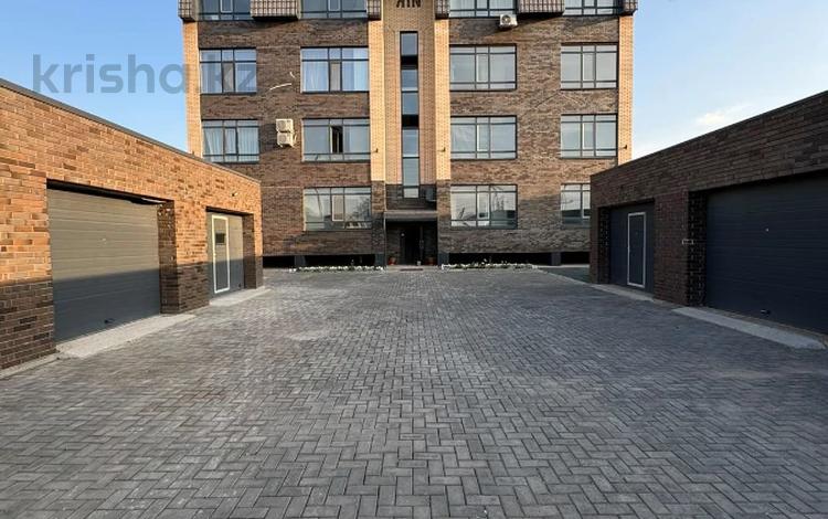 1-комнатная квартира · 60.7 м² · 3/3 этаж, Базарбая Жуманиязова за 23.5 млн ₸ в Уральске — фото 2