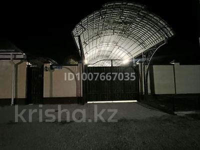 Жеке үй · 7 бөлме · 400 м² · 12 сот., мкр Бектобе, Байтерек — Магазин Айғаным на тауке хан, бағасы: 66 млн 〒 в Таразе