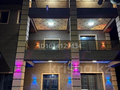 Отдельный дом · 10 комнат · 600 м² · 11 сот., мкр Ерменсай — Центральная за 440 млн ₸ в Алматы, Бостандыкский р-н